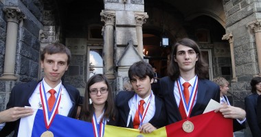 Stire din Cultură-Educație : S-au modificat valorile premiilor pentru olimpicii români