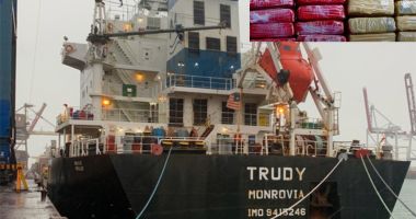 Stire din Eveniment : Peste o tonă de cocaină găsită pe o navă comandată de un român