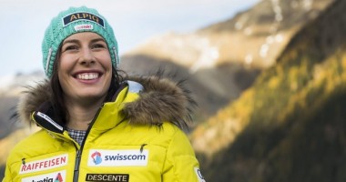 Stire din Sport : Dominique Gisin și Tina Maze, campioane olimpice la coborâre