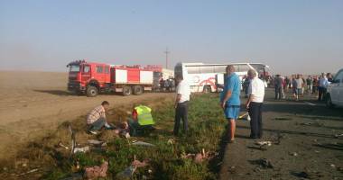 Imagini șocante! CARNAGIU LA CONSTANȚA! TREI MORȚI, dintre care doi militari, în urma unui teribil accident de autocar - 3