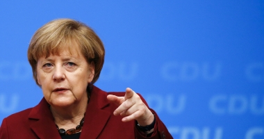 Stire din Actualitate : Angela Merkel sare în apărarea românilor, în fața restricțiilor impuse de Marea Britanie