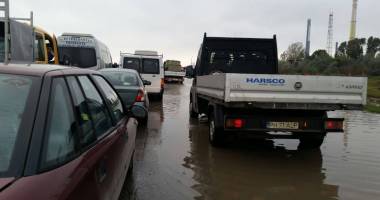 POTOP LA CONSTANȚA! IMAGINILE DEZASTRULUI! O VIITURĂ PUTERNICĂ A FĂCUT RAVAGII. CASE INUNDATE ȘI MAȘINI LUATE DE APE - 6