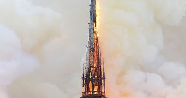 Imagini incredibile! Catedrala Notre-Dame din Paris arde ca o torță - 9