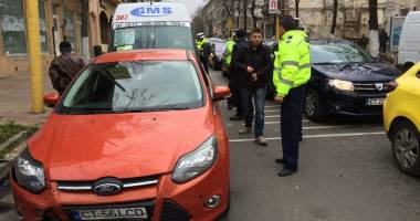 VIDEO / UN MAXI TAXI A FĂCUT PRĂPĂD în zona Miga, din Constanța. A rămas fără frâne și a intrat în coloana de mașini - 5