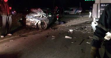 IMAGINI ȘOCANTE. GRAV ACCIDENT RUTIER! O MAȘINĂ A INTRAT SUB UN TIR. O VICTIMĂ - 3