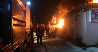 GALERIE FOTO / Incendiu violent la Medgidia - 6