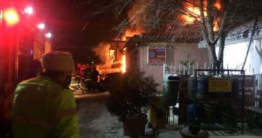 GALERIE FOTO / Incendiu violent la Medgidia - 3