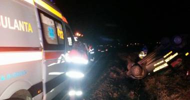 Stire din Eveniment : GALERIE FOTO / TRAGEDIE LA CONSTANȚA. GRABA I-A LUAT VIAȚA. UN ȘOFER A MURIT, DUPĂ CE A PIERDUT CONTROLUL VOLANULUI
