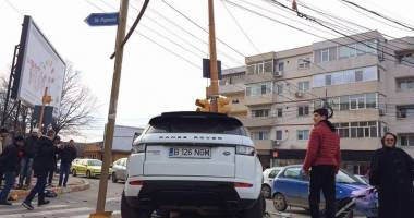 GALERIE FOTO. GRAV ACCIDENT RUTIER LA CONSTANȚA. PIETONI SPULBERAȚI DE PE SCUAR! - 3