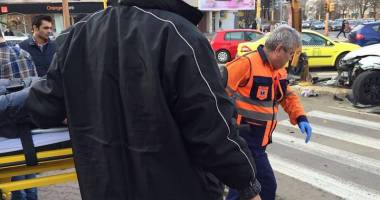 GALERIE FOTO. GRAV ACCIDENT RUTIER ÎN CONSTANȚA. TREI VICTIME, UN SEMAFOR DĂRÂMAT - 8