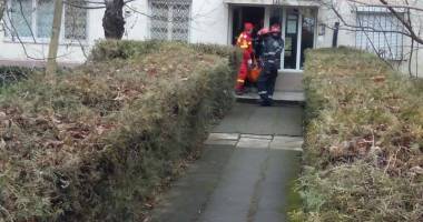 Galerie foto. Pompierii constănțeni, în alertă. DOUĂ PERSOANE, GĂSITE CĂZUTE ÎN CASĂ - 3