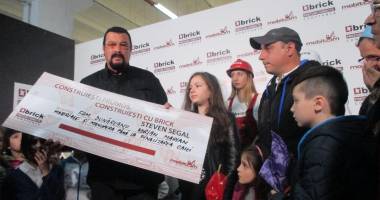 Steven Segal ajută o familie din Cumpăna / Galerie foto - 7