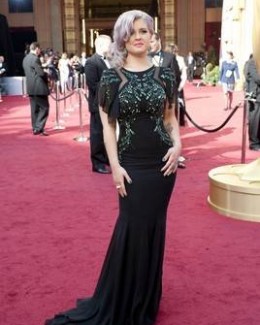 Stire din Monden : Kelly Osbourne, o siluetă de model! Vezi transformarea sa uluitoare!