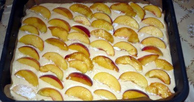 Stire din Diverse : Prăjitură cu piersici