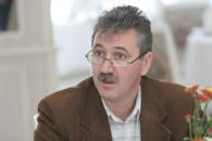 Stire din Politică-Administrație : "Dacă aș fi în locul lui Mircea Banias m-aș autosuspenda"