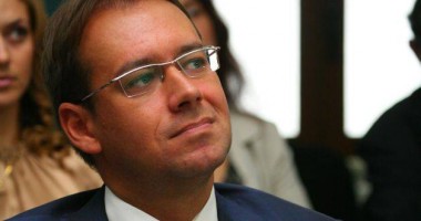 Stire din Politică-Administrație : Tudor Chiuariu a demisionat