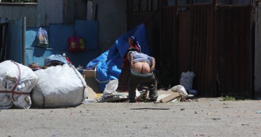 O șatră terorizează un întreg cartier al Constanței! PE EI NU-I MUTĂ NIMENI? - 8