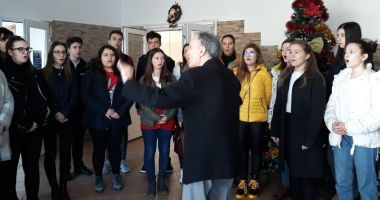 Stire din Social : Clipe de bucurie la Constanța, la Căminul pentru Persoane Vârstnice