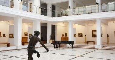 Stire din Cultură-Educație : 13 sculpturi din patrimoniul Muzeului de Artă Constanța, expuse la Iași