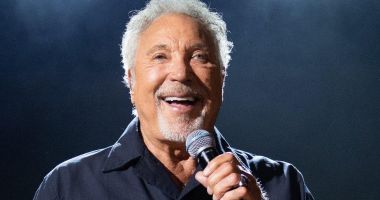 Stire din Actualitate : Legendarul Tom Jones împlinește astăzi 85 de ani