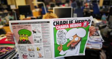 Stire din Actualitate : Arnold Schwarzenegger s-a abonat la revista Charlie Hebdo