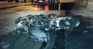 Stire din Eveniment : GALERIE FOTO! GRAV ACCIDENT RUTIER ÎN CONSTANȚA. VICTIMA, UN MOTOCICLIST