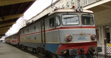 Stire din Social : Ceferiștii amenință cu oprirea activității dacă trenurile anulate nu sunt repuse în circulație