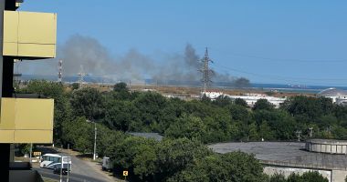 Stire din Eveniment : Zi de foc pentru pompierii constănțeni. Intervin să stingă mai multe incendii de vegetație uscată