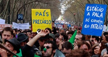 Stire din Actualitate : Mii de portughezi manifestează împotriva austerității