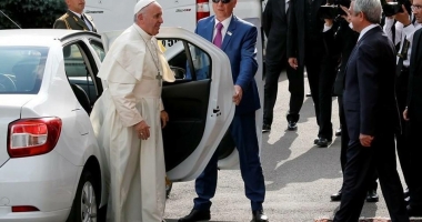 IMAGINEA ZILEI. PAPA FRANCISC ȘI LOGANUL