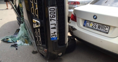 GALERIE FOTO. ACCIDENT RUTIER SPECTACULOS LA CONSTANȚA. O MAȘINĂ S-A RĂSTURNAT, ÎN ZONA DACIA - 8