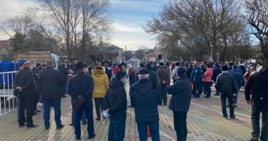 Galerie foto / Boboteaza, la Medgidia. Patru temerari, gata să sară după cruce, în Dunăre - 4