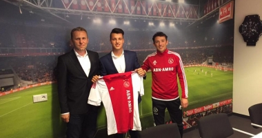 Fotbal / Căpitanul naționalei U17 a României a semnat cu Ajax