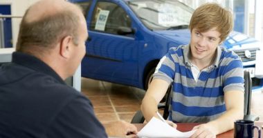 Vești bune pentru cei care vor autoturisme noi! Se schimbă regulile pentru programul "Prima mașină"