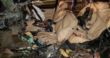 Imagini șocante. CARNAGIU CU TREI MORȚI, după ce un tânăr s-a izbit cu BMW-ul "de Bulgaria" într-un microbuz - 4