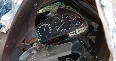 Imagini șocante. CARNAGIU CU TREI MORȚI, după ce un tânăr s-a izbit cu BMW-ul "de Bulgaria" într-un microbuz - 5