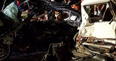 Imagini șocante. CARNAGIU CU TREI MORȚI, după ce un tânăr s-a izbit cu BMW-ul "de Bulgaria" într-un microbuz - 7