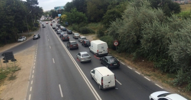 GALERIE FOTO / TRAFIC DE COȘMAR spre Constanța. Cozile se întind pe zeci de kilometri - 10