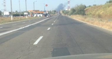 Galerie foto și video / UPDATE. INCENDIU MISTUITOR la LUMINA. Fumul se vede din Constanța! PERICOL MARE DE EXPLOZIE - 11