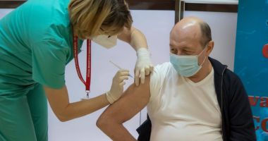 GALERIE FOTO / Traian Băsescu s-a vaccinat - 2