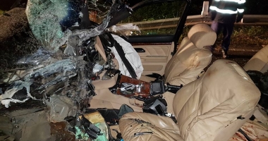Imagini șocante. CARNAGIU CU TREI MORȚI, după ce un tânăr s-a izbit cu BMW-ul "de Bulgaria" într-un microbuz - 3