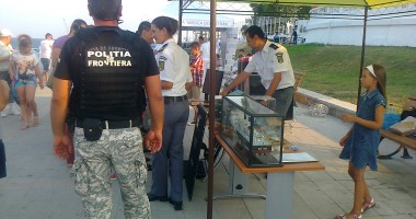Galerie FOTO. Salvări pe mare și urmăriri de șalupe cu emigranți, de Ziua Marinei Române - 4