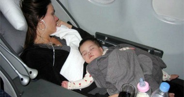 De la ce vârstă poate călători copilul cu avionul