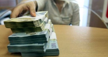 Stire din Economie : Câți bani și-au depozitat românii în bănci