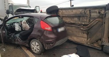 MAȘINI FĂCUTE PRAF, MAI MULTE VICTIME AJUNSE LA SPITAL! - 2