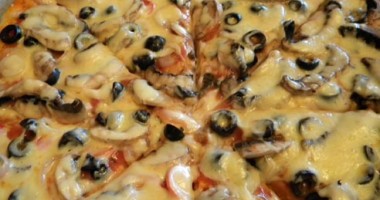 Stire din Cetățenești : Pizza cu legume