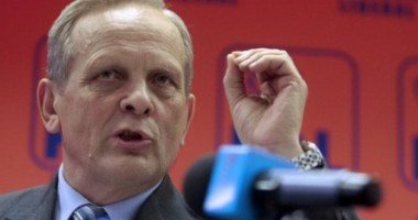 Stire din Politică-Administrație : Tentativele anterioare de suspendare a lui Băsescu au fost un eșec