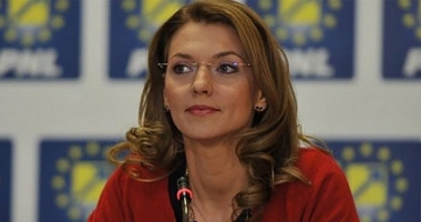 Stire din Politică-Administrație : Alina Gorghiu: "Domnul Dragnea nu prinde finalul de an la șefia partidului său"