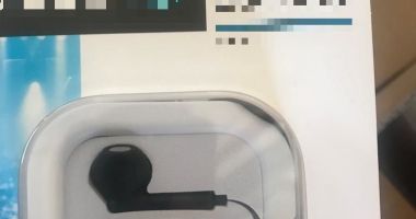 Stire din Eveniment : Sute de seturi de căști audio, confiscate de polițiștii din Constanța. A fost întocmit și dosar penal