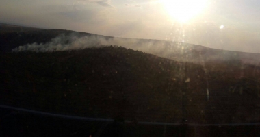 GALERIE FOTO-VIDEO / UPDATE. INCENDIU DEVASTATOR LA CRUCEA. Flăcările de 10 metri s-au răspândit în pădure - 2